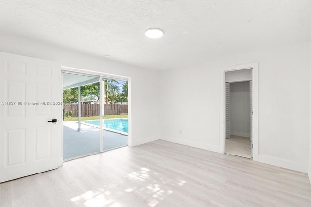 6091 NW 19th St, Sunrise, FL 33313