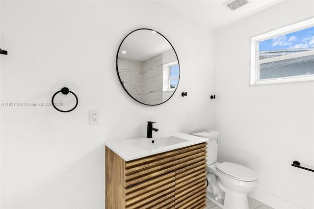 6091 NW 19th St, Sunrise, FL 33313