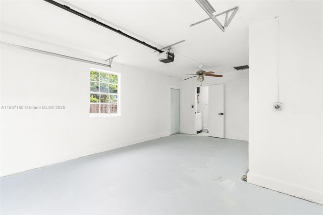 6091 NW 19th St, Sunrise, FL 33313