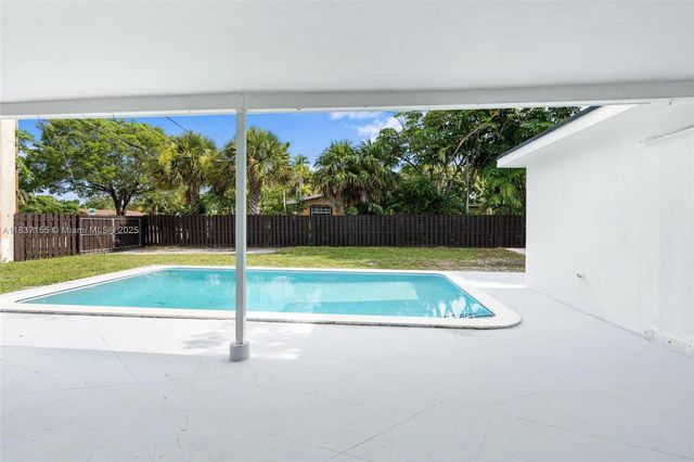 6091 NW 19th St, Sunrise, FL 33313