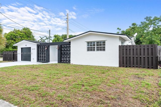 6091 NW 19th St, Sunrise, FL 33313