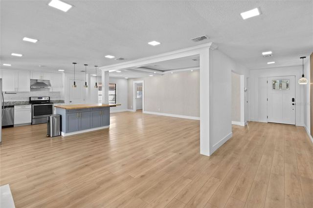 14910 WINTERWIND DRIVE, Tampa, FL 33624