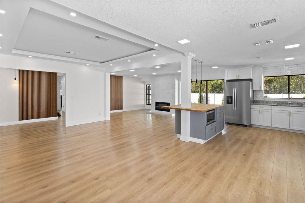 Image 12 of property listing at 14910 WINTERWIND DRIVE, Tampa, FL 33624