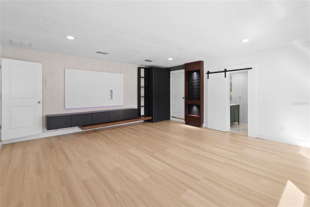 Image 27 of property listing at 14910 WINTERWIND DRIVE, Tampa, FL 33624