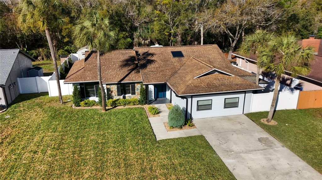 Image 5 of property listing at 14910 WINTERWIND DRIVE, Tampa, FL 33624