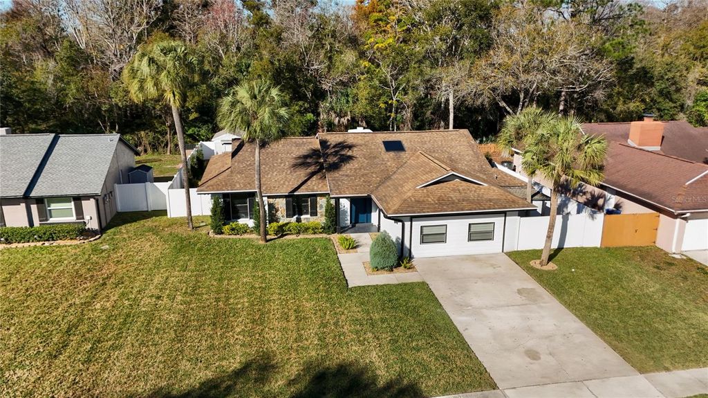 Image 6 of property listing at 14910 WINTERWIND DRIVE, Tampa, FL 33624