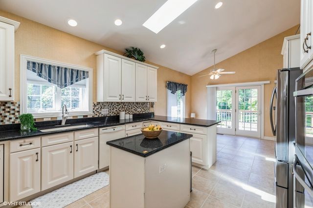 13410 Forest Ridge Drive, Palos Heights, IL 60463