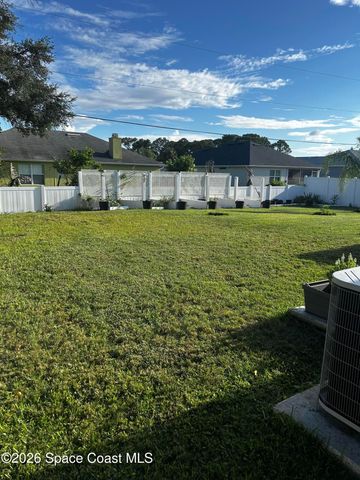 598 Brickell Street SE, Melbourne, FL 32908