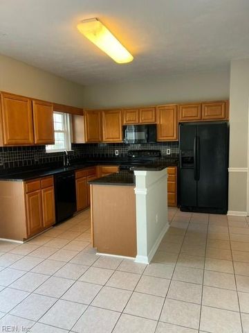 3528 Riders LN, Virginia Beach, VA 23453