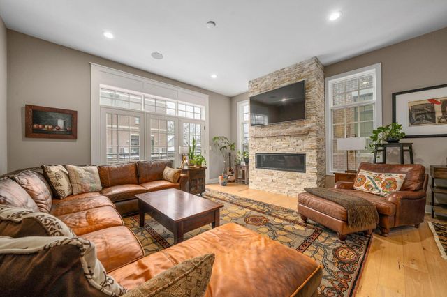 904 S Front Street, Columbus, OH 43206