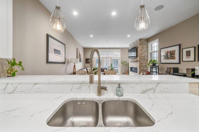 904 S Front Street, Columbus, OH 43206