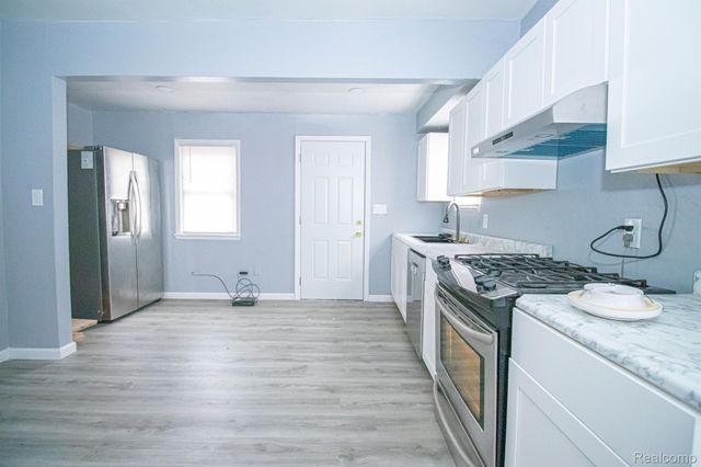 7011 Meadow Avenue, Warren, MI 48091