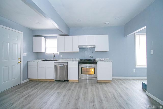 7011 Meadow Avenue, Warren, MI 48091