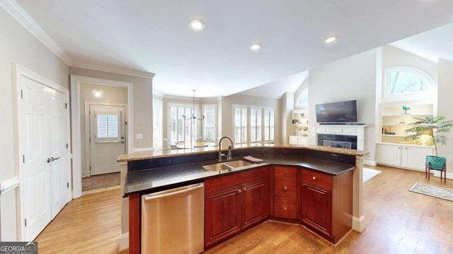 943 Kinghorn Drive NW, Kennesaw, GA 30152