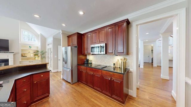 943 Kinghorn Drive NW, Kennesaw, GA 30152