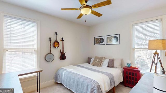 943 Kinghorn Drive NW, Kennesaw, GA 30152