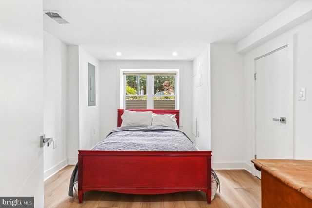 1351 NEWTON ST NW, Washington, DC 20010