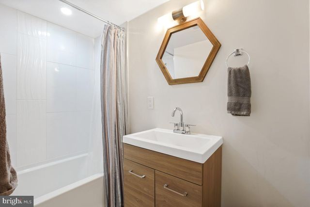 1351 NEWTON ST NW, Washington, DC 20010