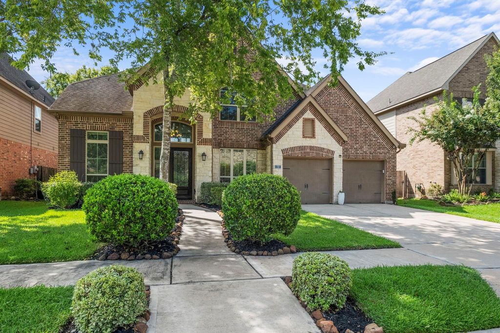 Image 1 of property listing at 70 Genova Way Lane, Missouri City, TX 77459