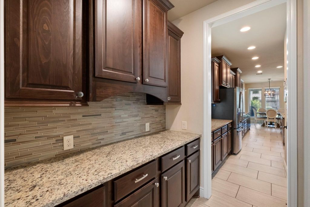 Image 16 of property listing at 70 Genova Way Lane, Missouri City, TX 77459