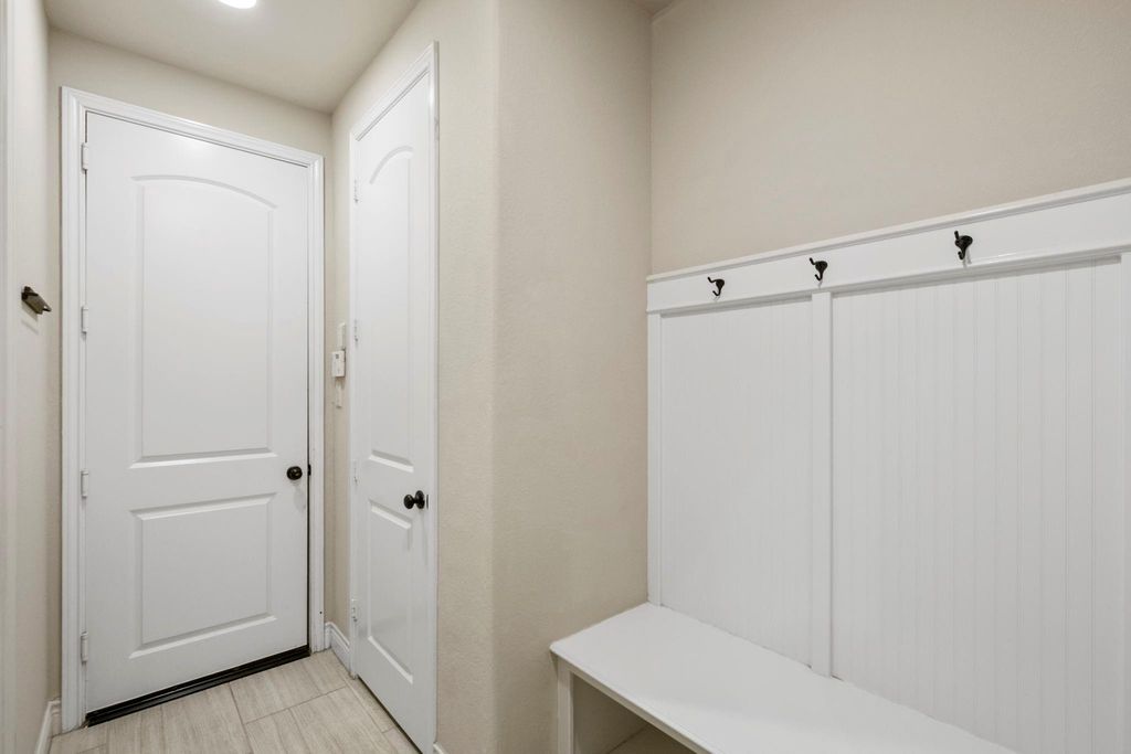 Image 20 of property listing at 70 Genova Way Lane, Missouri City, TX 77459