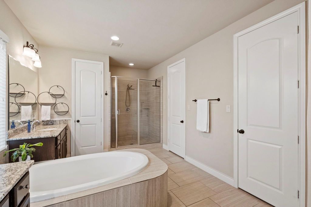 Image 26 of property listing at 70 Genova Way Lane, Missouri City, TX 77459