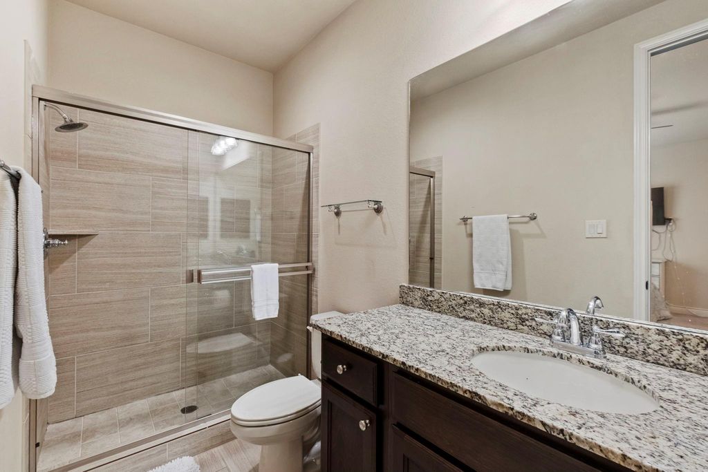 Image 28 of property listing at 70 Genova Way Lane, Missouri City, TX 77459