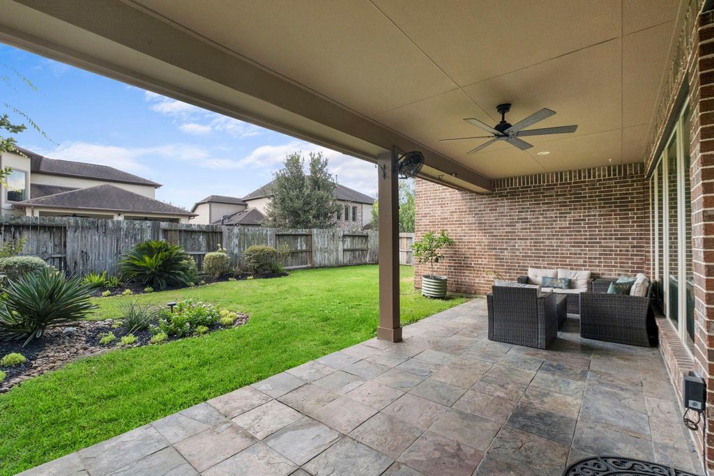 Image 39 of property listing at 70 Genova Way Lane, Missouri City, TX 77459