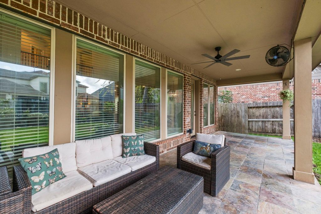 Image 40 of property listing at 70 Genova Way Lane, Missouri City, TX 77459