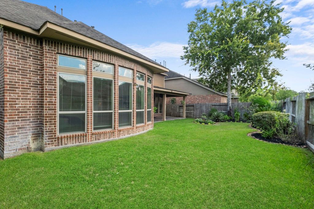 Image 42 of property listing at 70 Genova Way Lane, Missouri City, TX 77459