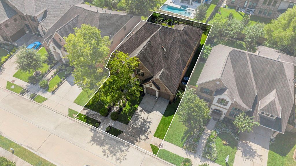 Image 44 of property listing at 70 Genova Way Lane, Missouri City, TX 77459