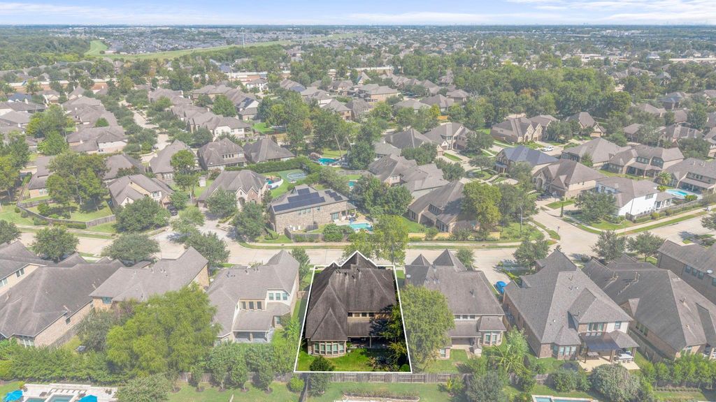 Image 45 of property listing at 70 Genova Way Lane, Missouri City, TX 77459
