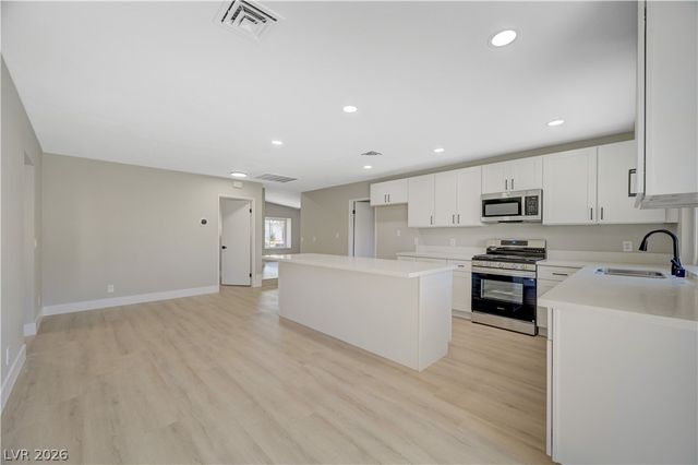 6784 Mataro Drive, Las Vegas, NV 89103