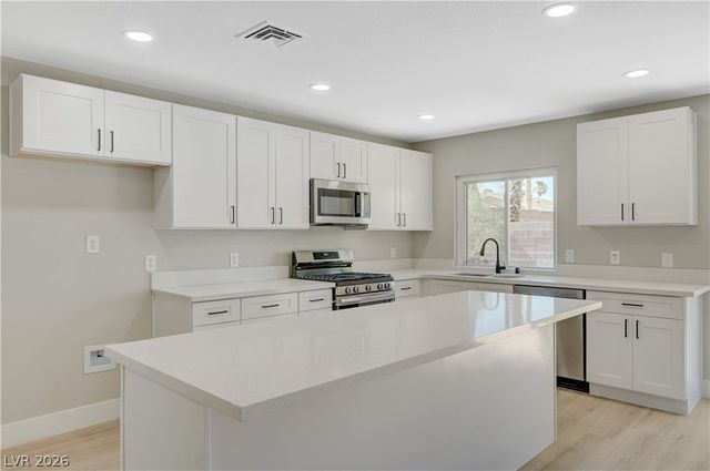6784 Mataro Drive, Las Vegas, NV 89103