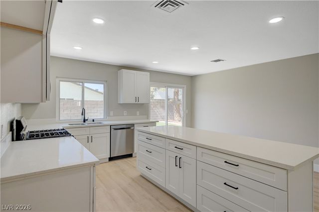 6784 Mataro Drive, Las Vegas, NV 89103