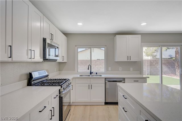 6784 Mataro Drive, Las Vegas, NV 89103