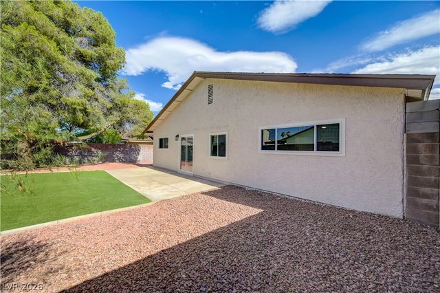 6784 Mataro Drive, Las Vegas, NV 89103