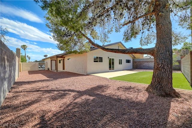 6784 Mataro Drive, Las Vegas, NV 89103