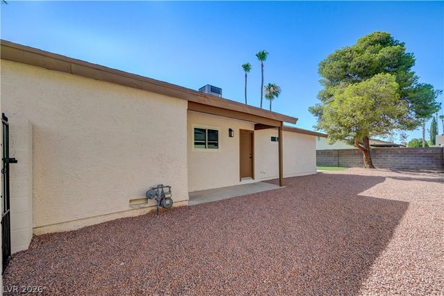6784 Mataro Drive, Las Vegas, NV 89103
