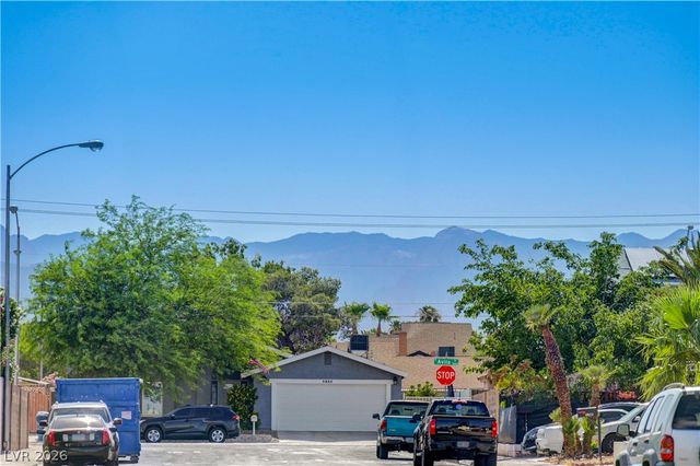 6784 Mataro Drive, Las Vegas, NV 89103