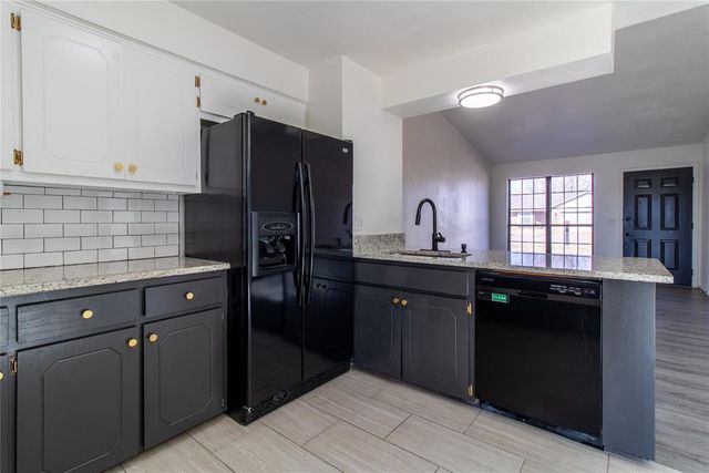 504 W 10th Street, Edmond, OK 73003