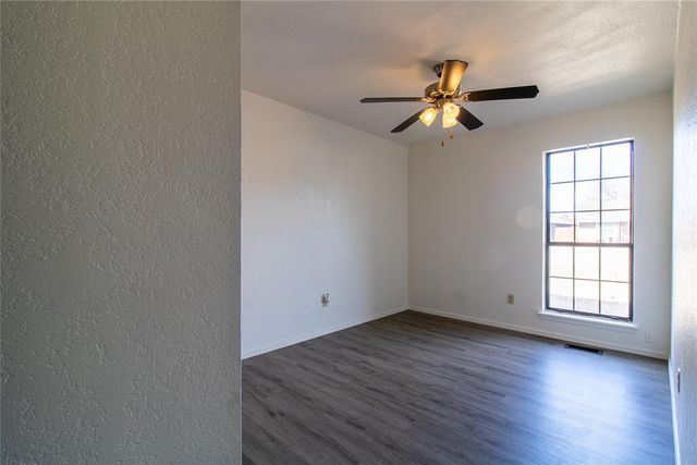 504 W 10th Street, Edmond, OK 73003