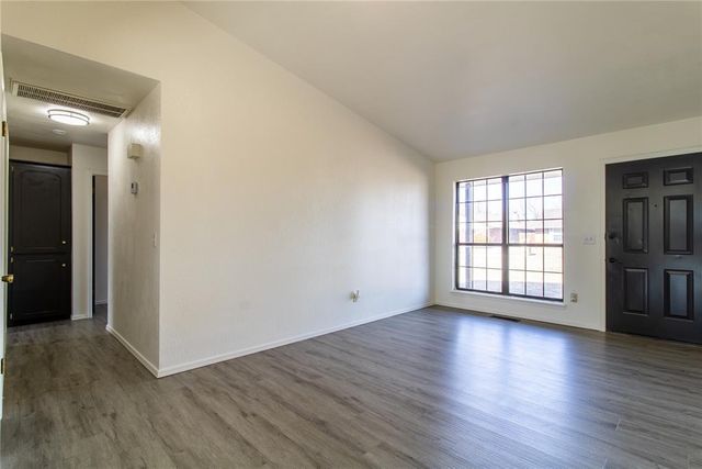 504 W 10th Street, Edmond, OK 73003