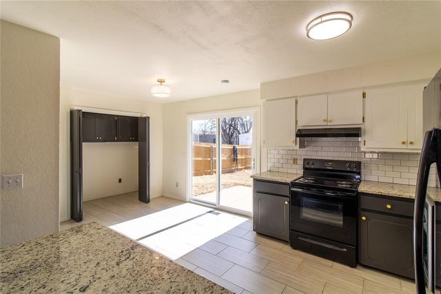 504 W 10th Street, Edmond, OK 73003