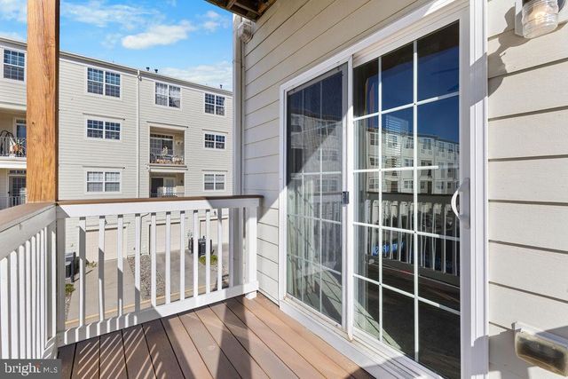 19441 PROMENADE DR, Leesburg, VA 20176