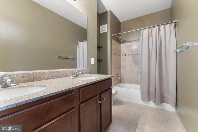 19441 PROMENADE DR, Leesburg, VA 20176