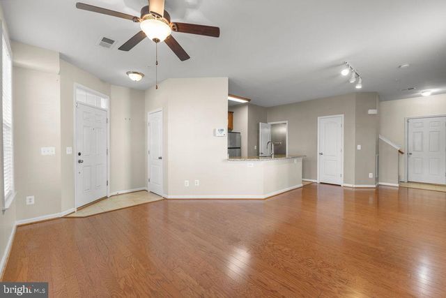 19441 PROMENADE DR, Leesburg, VA 20176