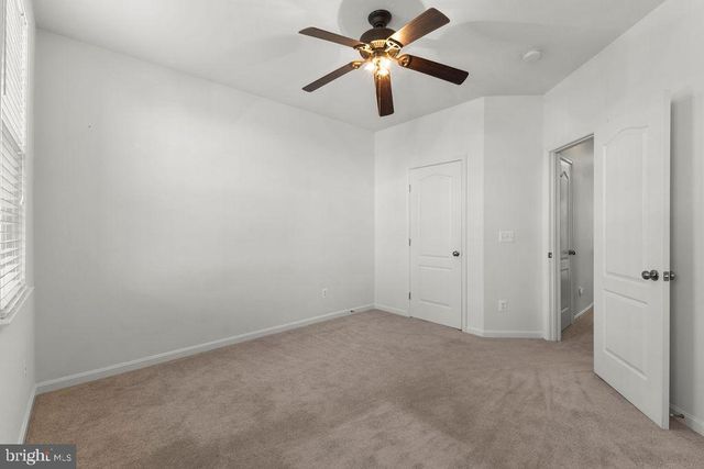 19441 PROMENADE DR, Leesburg, VA 20176