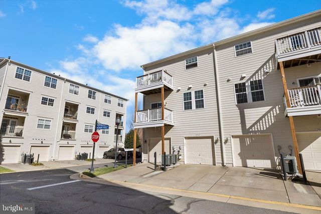 19441 PROMENADE DR, Leesburg, VA 20176