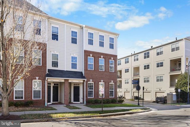 19441 PROMENADE DR, Leesburg, VA 20176